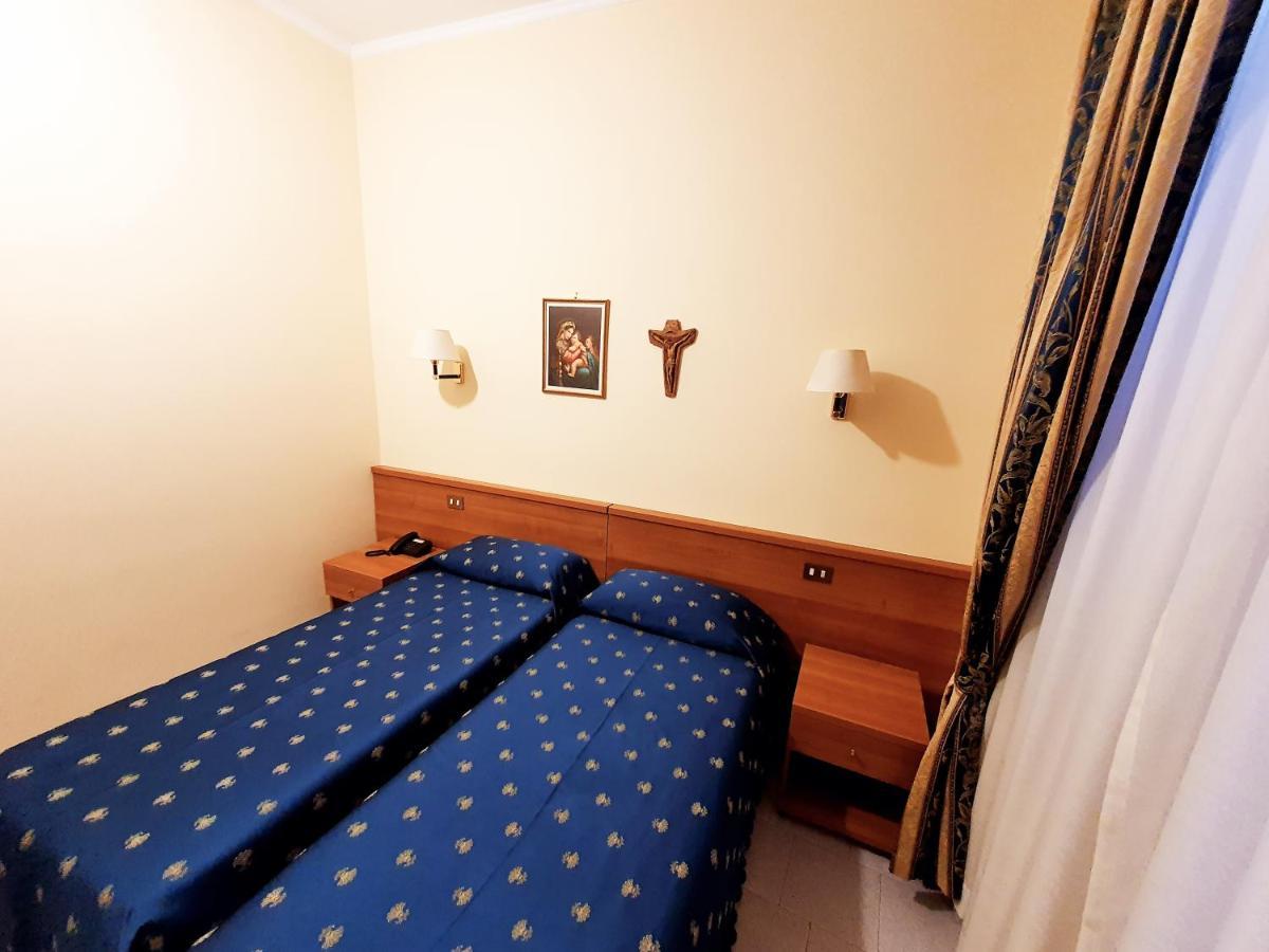Suore Concezioniste Missionarie - Carmen Salles Roma Bed & Breakfast Ngoại thất bức ảnh