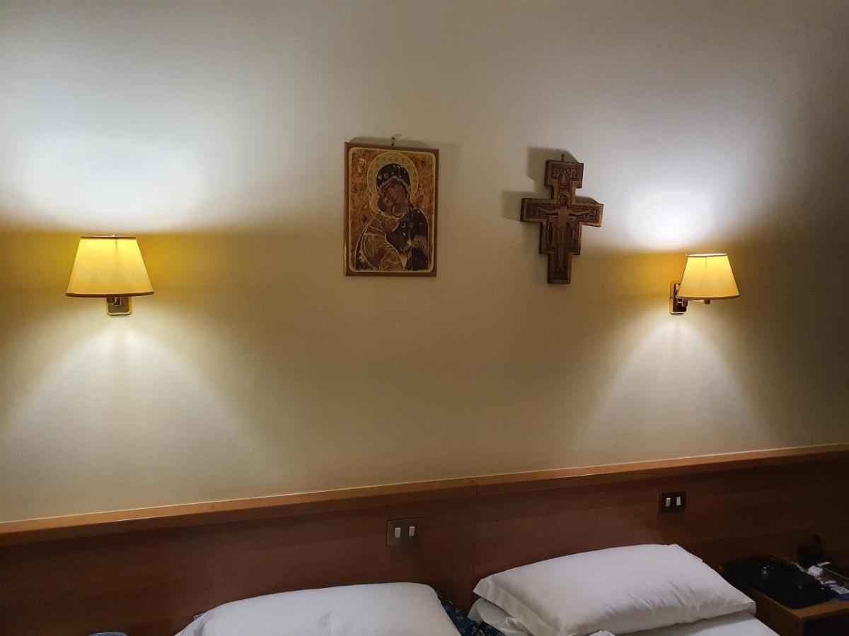 Suore Concezioniste Missionarie - Carmen Salles Roma Bed & Breakfast Ngoại thất bức ảnh