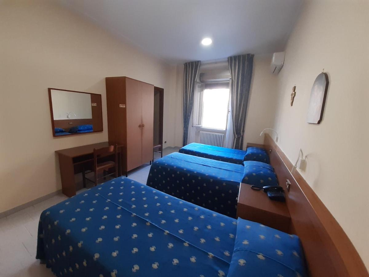 Suore Concezioniste Missionarie - Carmen Salles Roma Bed & Breakfast Ngoại thất bức ảnh